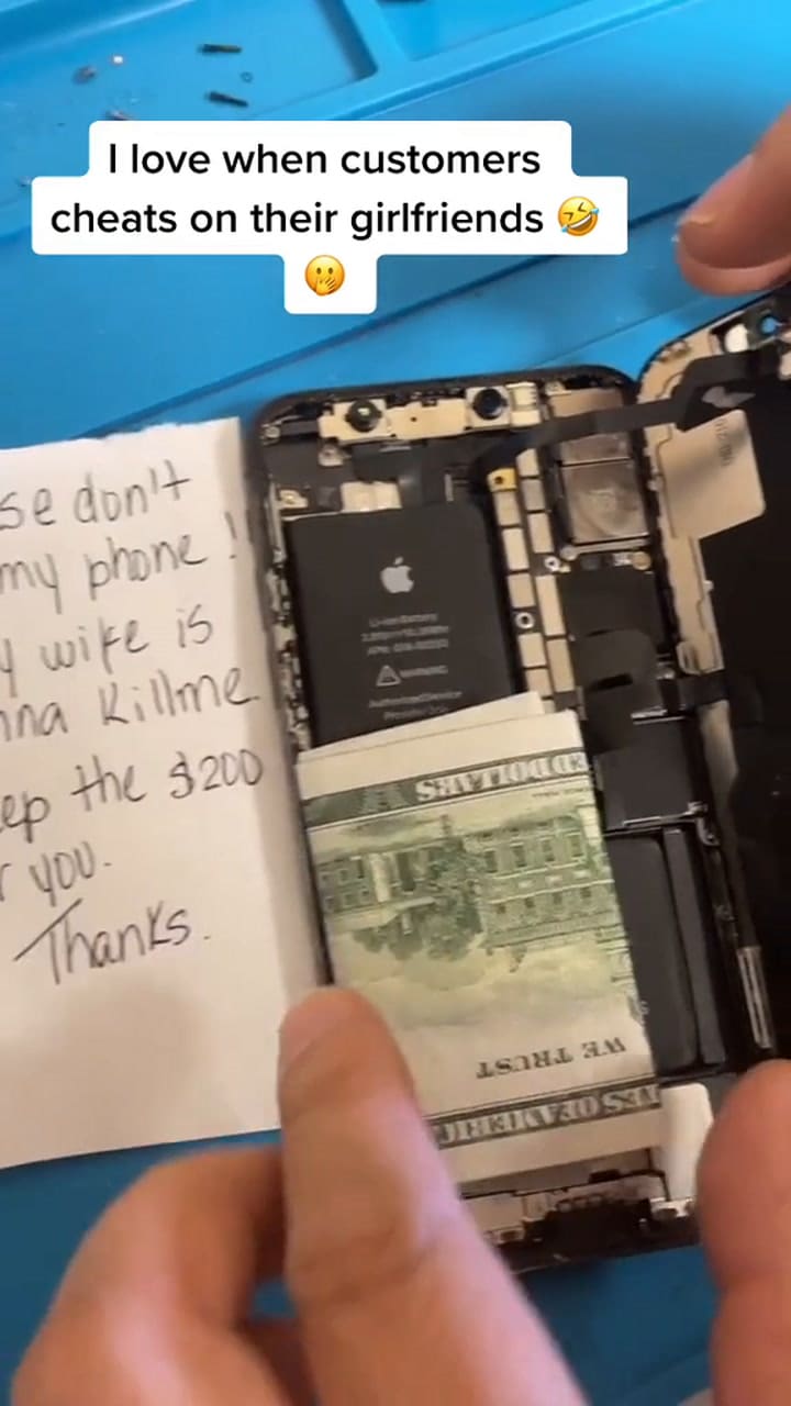 Técnico repara celular y encuentra una sorpresa