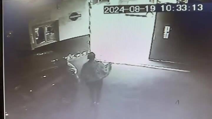 Una mujer buscó refugio en una cochera tras haber sido baleada en la cara, en Ramos Mejía
