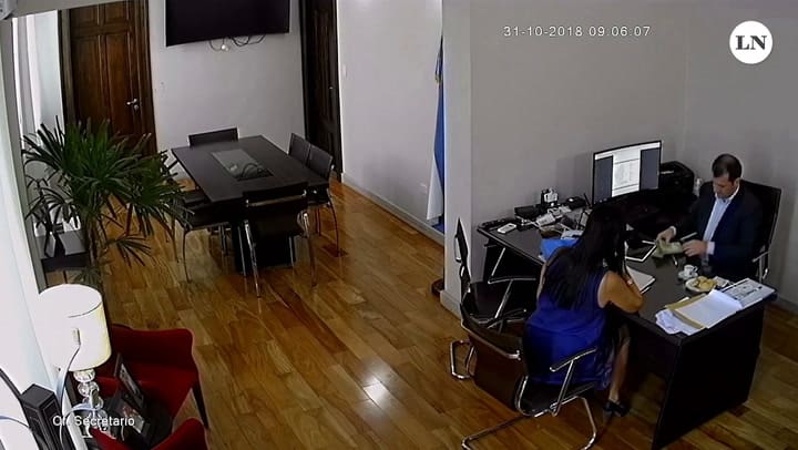 La Justicia encontró videos del senador destituido Edgardo Kueider con fajos de dinero