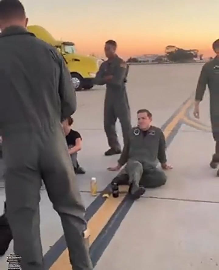 El video viral del elenco de Top Gun: Maverick cantando Britney Spears