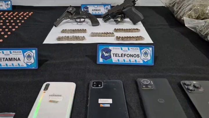 Golpe al narco en la costa: cocaína con sello propio, éxtasis y armas en un megaoperativo simultáneo