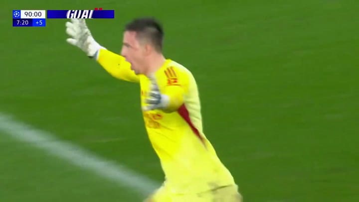 El gol de cabeza del arquero Trubin para Benfica contra Real madrid en la champions