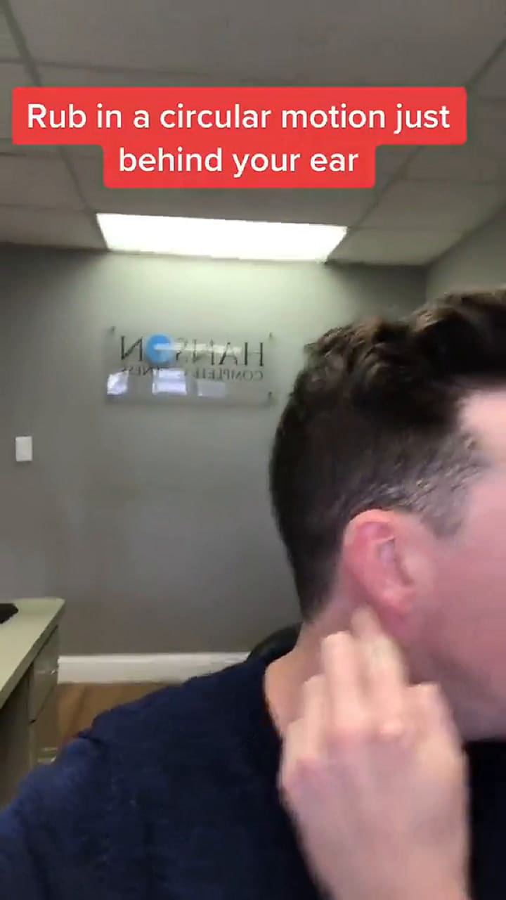 Revelaron un punto secreto detrás de la oreja que ayuda a dormir mejor - Fuente: Tiktok