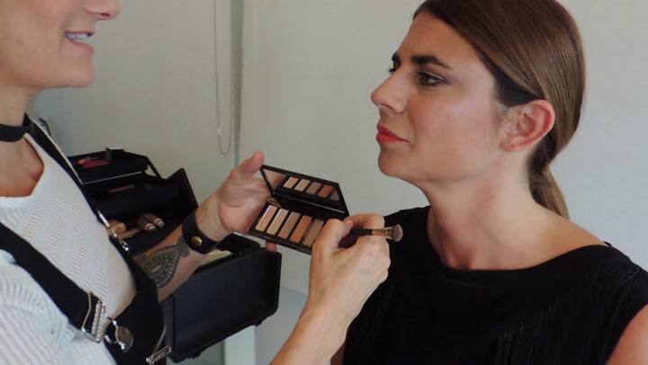 ¿Cómo intensificar tu maquillaje de verano para la noche?