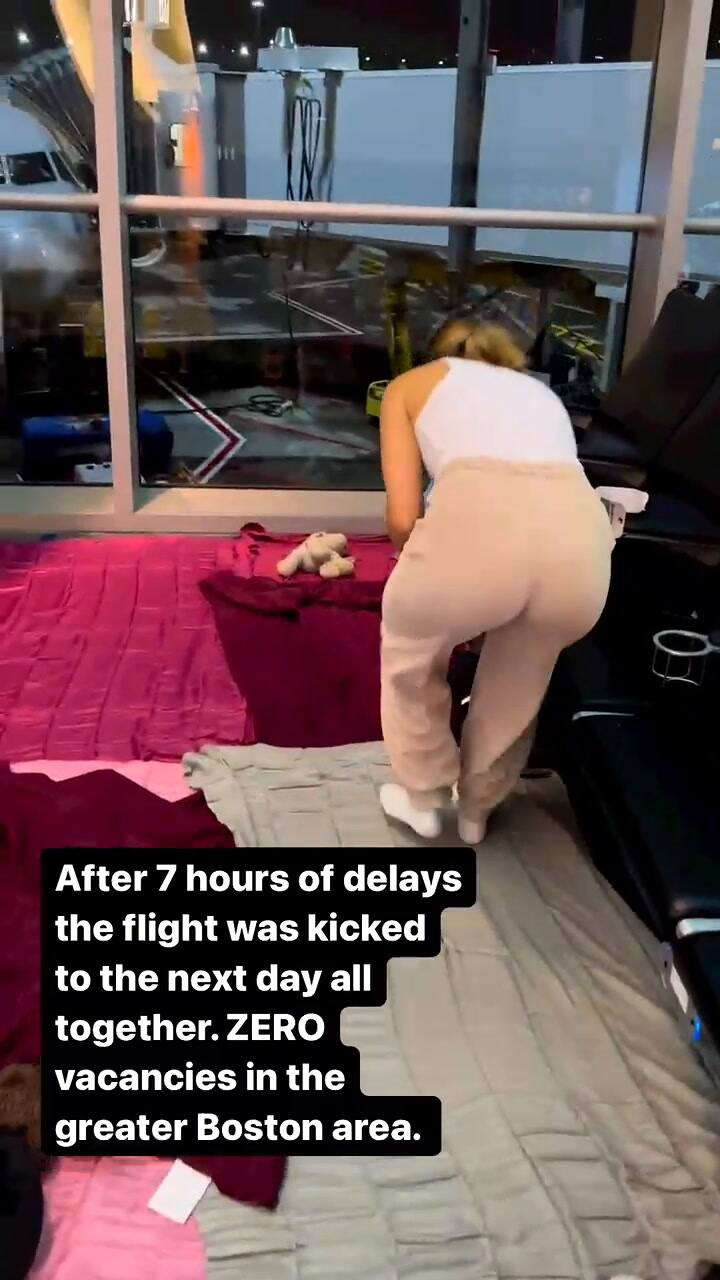 Una pareja de celebridades quedó varada en el aeropuerto de Boston