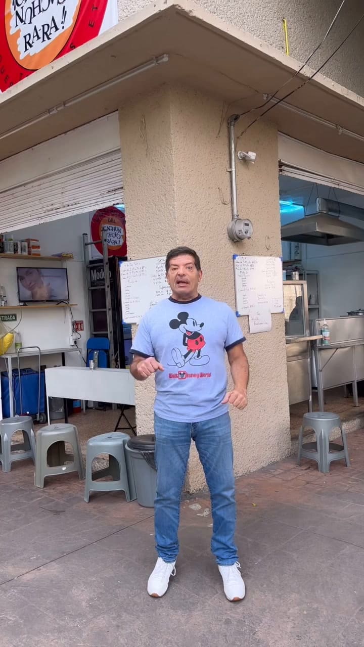 Con su carisma intacto, Magaña invita a probar sus chilaquiles y flautas en CDMX