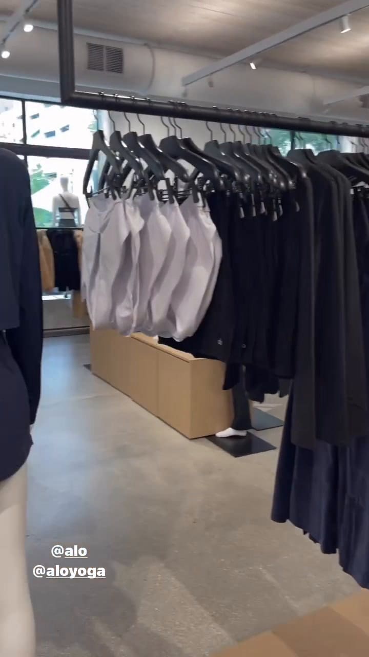 Antonela Roccuzzo y su look especial para ir de shopping