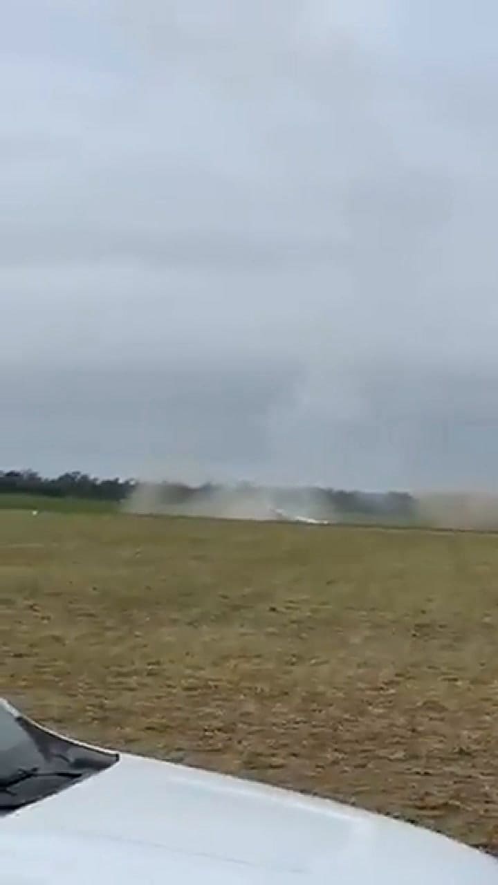 Cayó una avioneta en un vuelo de exhibición y murieron dos personas en Chaco
