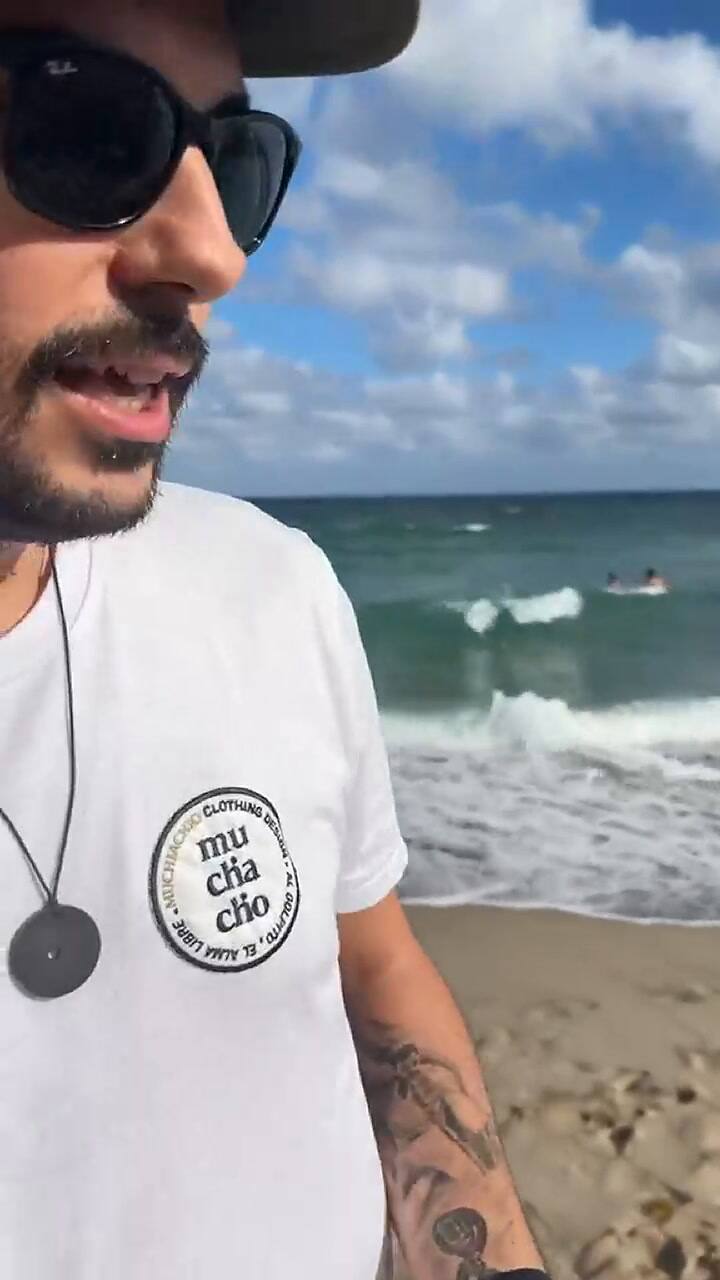 Un hombre se encontró con un animal exótico en la playa de Miami