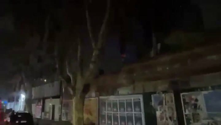 Incendio en un edificio de Monserrat: los vecinos debieron autoevacuarse por las imponentes llamaradas
