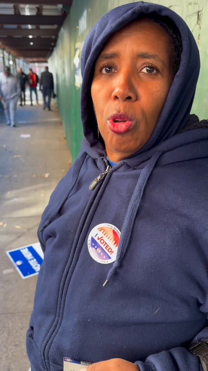 Nació en Puerto Rico, pero emigró a Nueva York y vota por Andrew Como