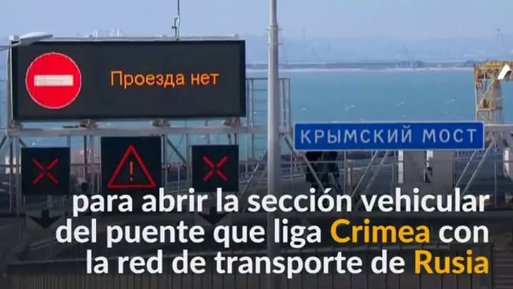 Conduciendo camión, Putin abre puente entre Rusia y territorio anexado de Crimea - Fuente: Reuters