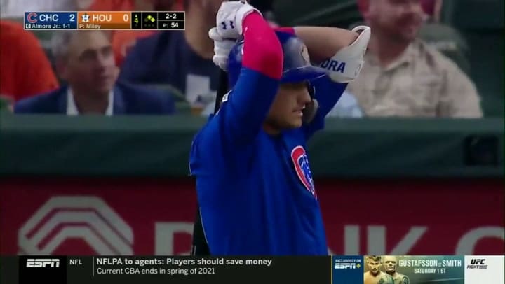 Momento del batazo que daño a una pequeña niña - Fuente: Twitter