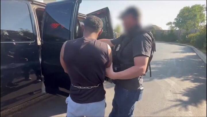 El ICE arresta a Santiago Cristobal Medina Cortez en el marco de la Operación Midway Blitz (X: @ICEgov)