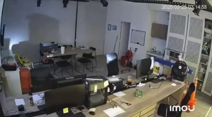 Robaron 52 millones de pesos en un centro comercial de Gonnet