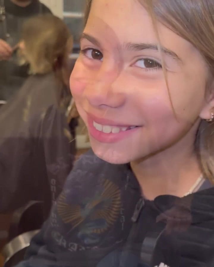 Cinthia Fernández llevó a sus hijas a la peluquería