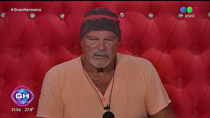 Alfa increpó a Coti porque se guardó un jugo en polvo