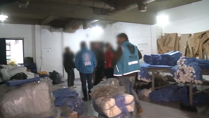 Ocho detenidos al desbaratar organización que producía y comercializaba barbijos apócrifos