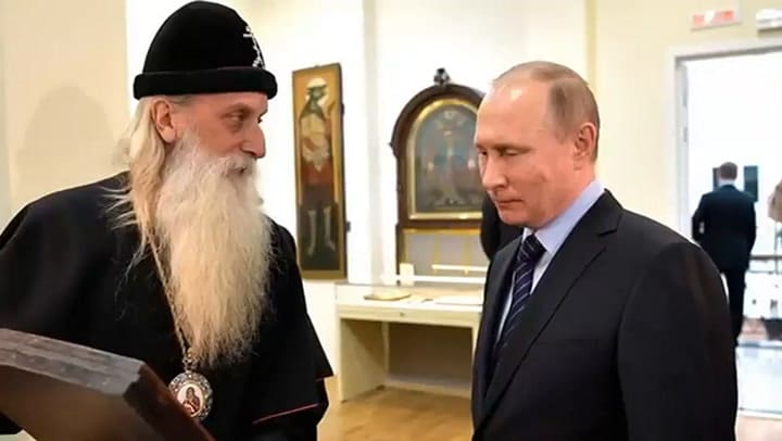 Un multimillonario le regaló una casa a la mujer más solitaria del mundo