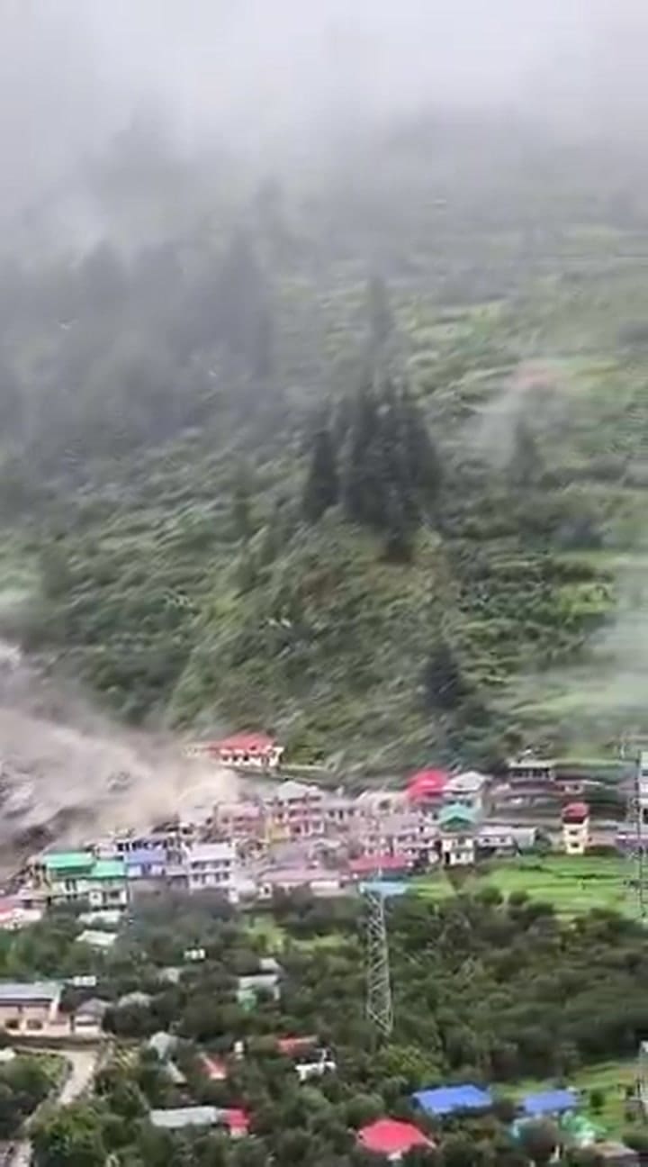 India: Al menos cuatro muertos y decenas de desaparecidos por una fuerte riada en el Himalaya indio