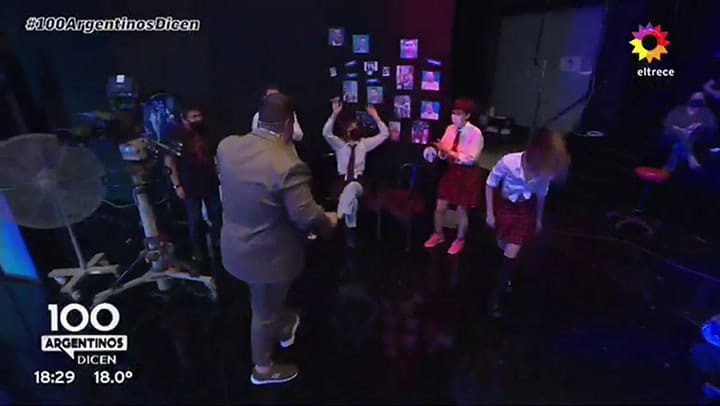 Darío Barassi interpretando a Britney Spears en 100 argentinos dicen (eltrece)