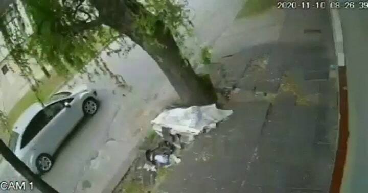 Chocaron una 4x4, volcaron y escaparon robando otro auto en Quilmes