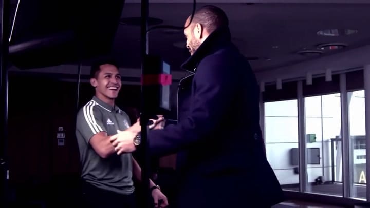 Alexis Sánchez contó que vio llorar a Messi después del partido que Barcelona perdió con Chelsea