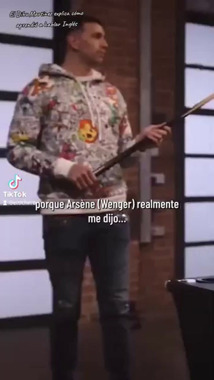 Dibu Martínez explicó cómo aprendió a hablar en inglés