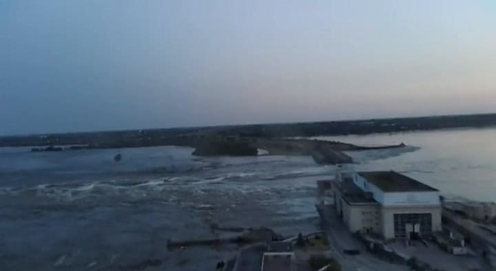 El caudal de agua podría inundar decenas de kilómetros hasta desembocar en el Mar Negro