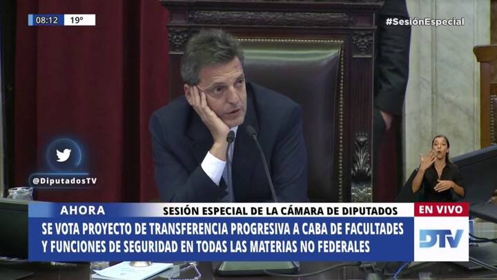 El momento del improperio de una diputada por un problema técnico - Fuente: DTV