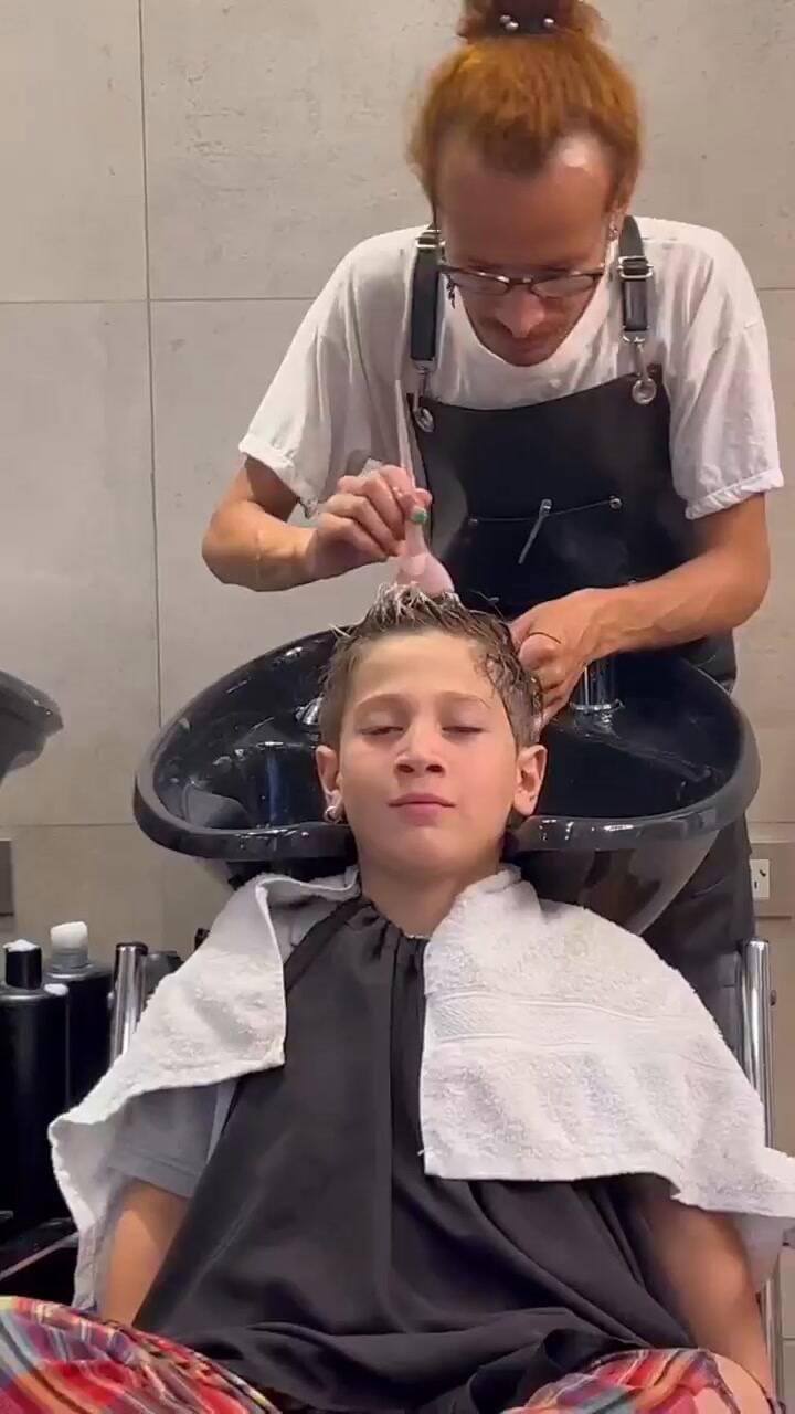 Jimena Barón mostró el cambio de look de su hijo Momo (Video: Instagram @jmena)