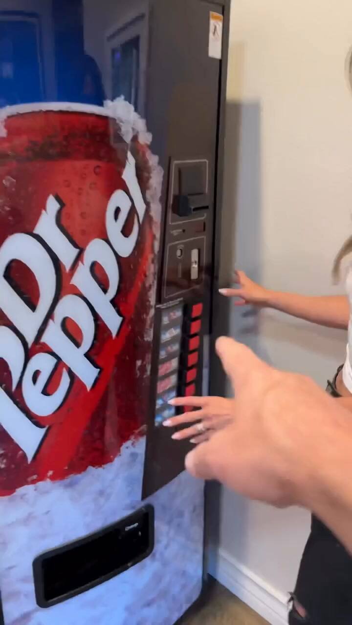 Una influencer mostró la "fun house" de su hermano y se volvió viral