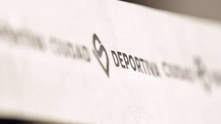 Luis Suárez y Lionel Messi presentaron su club LSM