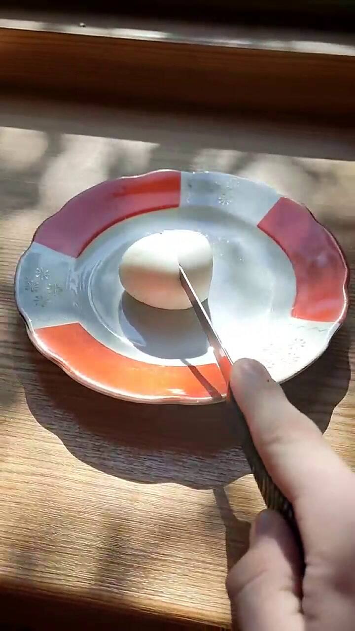 El reto viral de un huevo que significa un riesgo para la salud