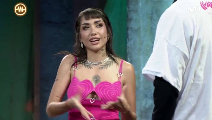 María Becerra cocina tortas fritas en vivo en la TV española