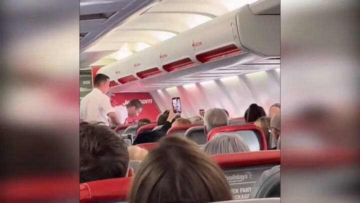 Una mujer golpeó a un sobrecargo en dos ocasiones luego de negarle el consumo de alcohol