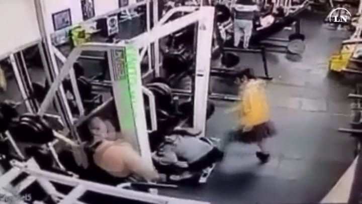 Una mujer murió al tratar de levantar 180 kilos en un gimnasio