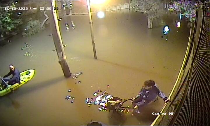 La crecida afectó las calles del centro de Tigre. Crédito: Gentileza