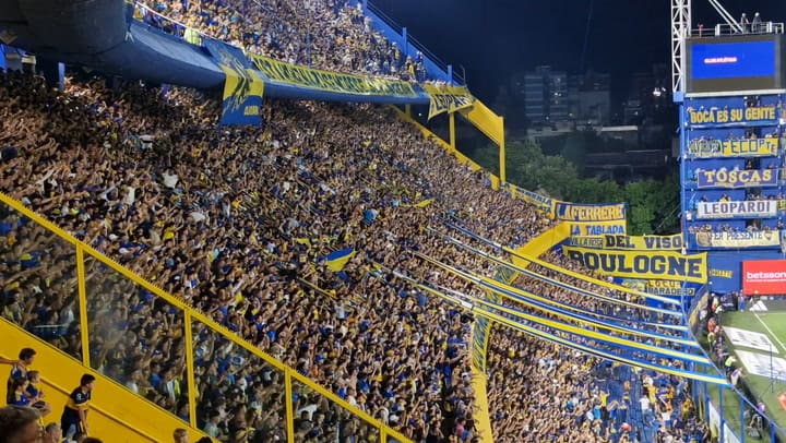 Así reaccióno la Bombonera a la entrada de los jugadores tras la eliminación por Copa Libertadores