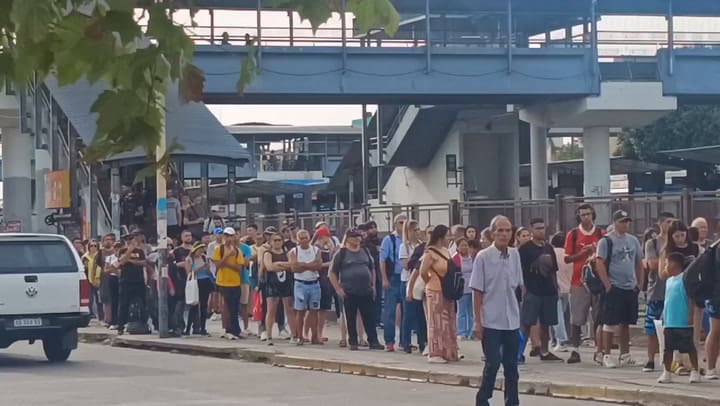 Caos y malestar en Moreno por el paro de trenes convocado por La Fraternidad