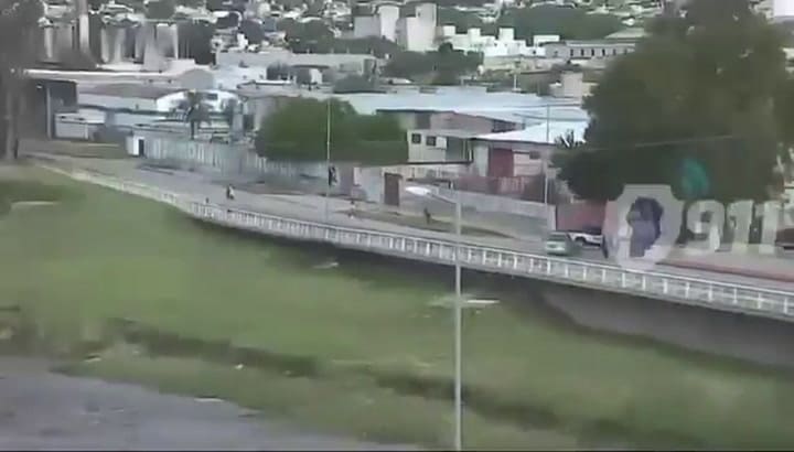 Intentó escapar de la policía a través del río Suquía