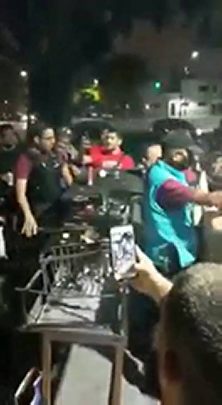 La Policía incautó la parrilla mientras la carne todavía se cocinaba en la brasa