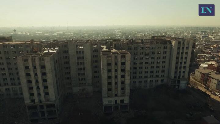 Así avanza la demolición del Elefante Blanco