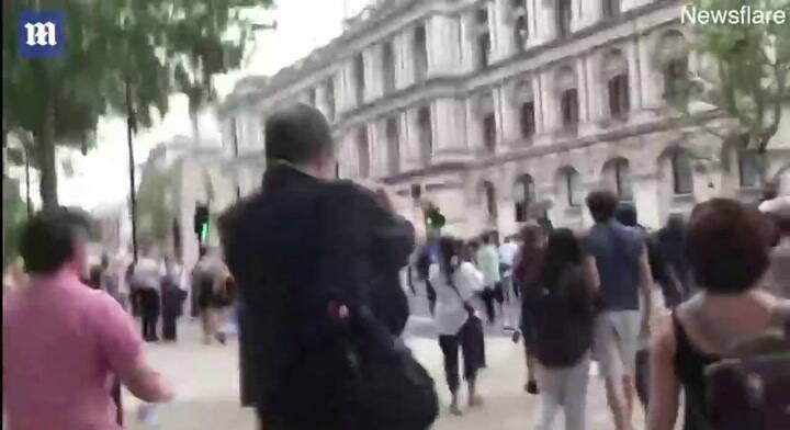 Un periodista fue agredido e insultado durante una marcha anticuarentena