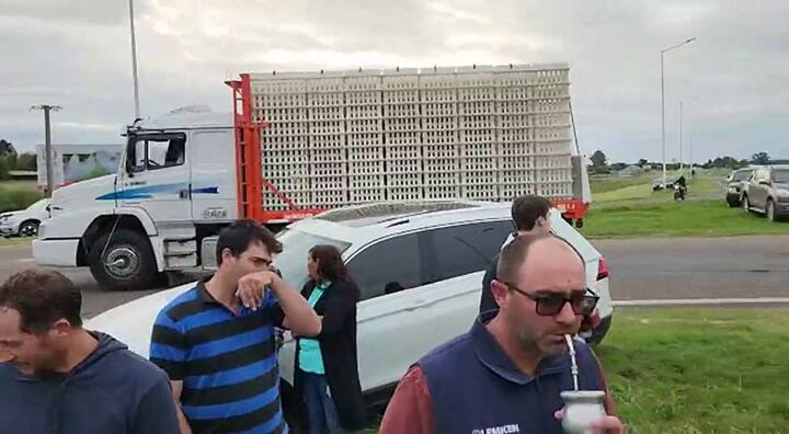 Productores de Crespo, Entre Ríos, en apoyo a la avícola de Corrientes