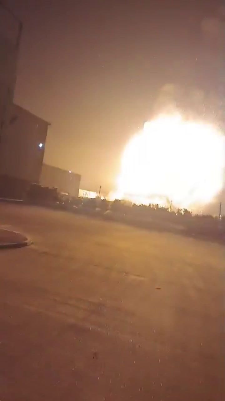 El momento en el que un hombre filmó la explosión