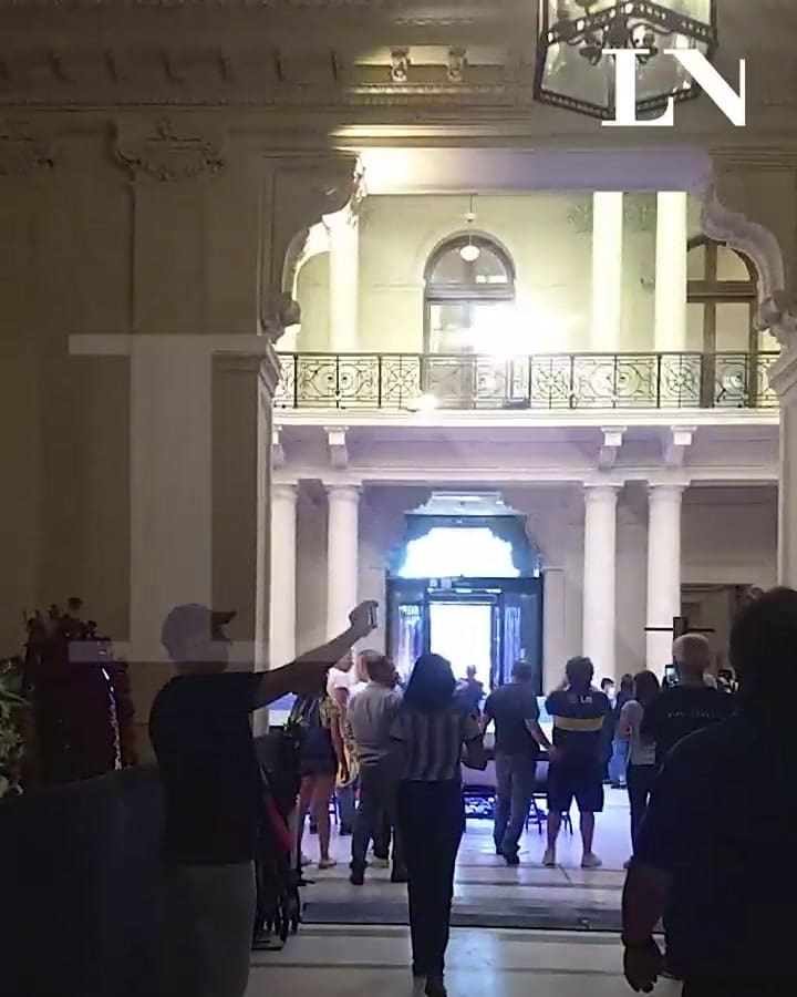 Así quedó la capilla ardiente luego de que retiraran el féretro de Diego Maradona