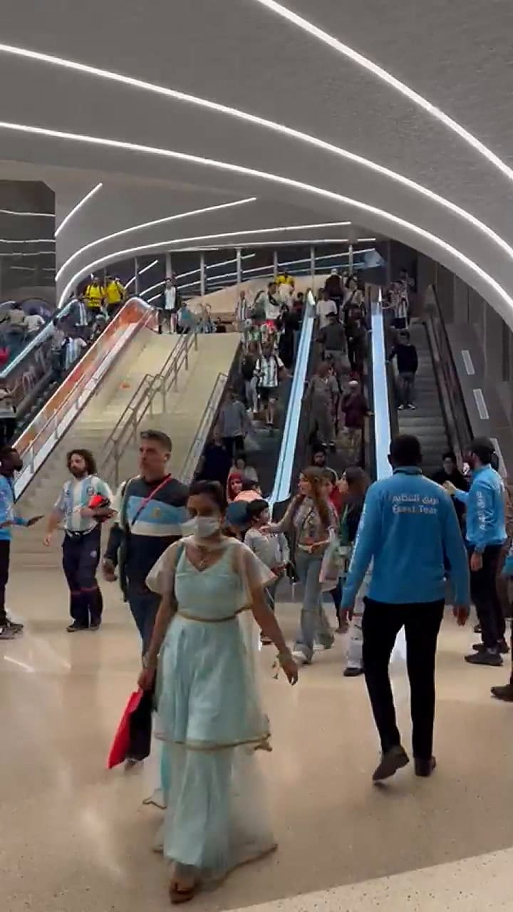 La hinchada Argentina ya va llegando al estadio con la ilusión de una semifinal