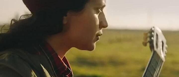 Bajo el mismo cielo', el video de entidades del campo