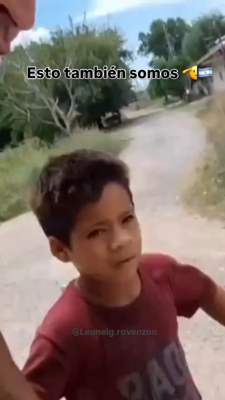 Un niño fue sorprendido por policías que le celebraron el cumpleaños en La Plata